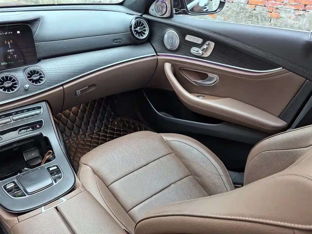 Mercedes-Benz E-Class 2021 — фото 13