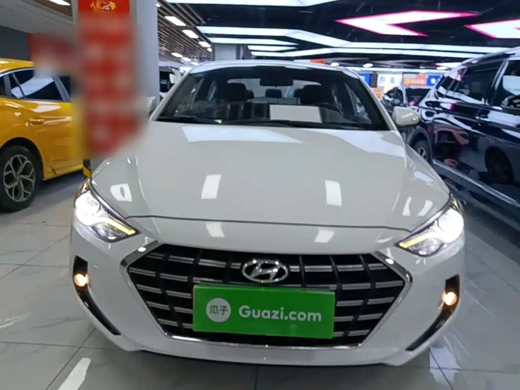 Hyundai Elantra 2019 — фото 3