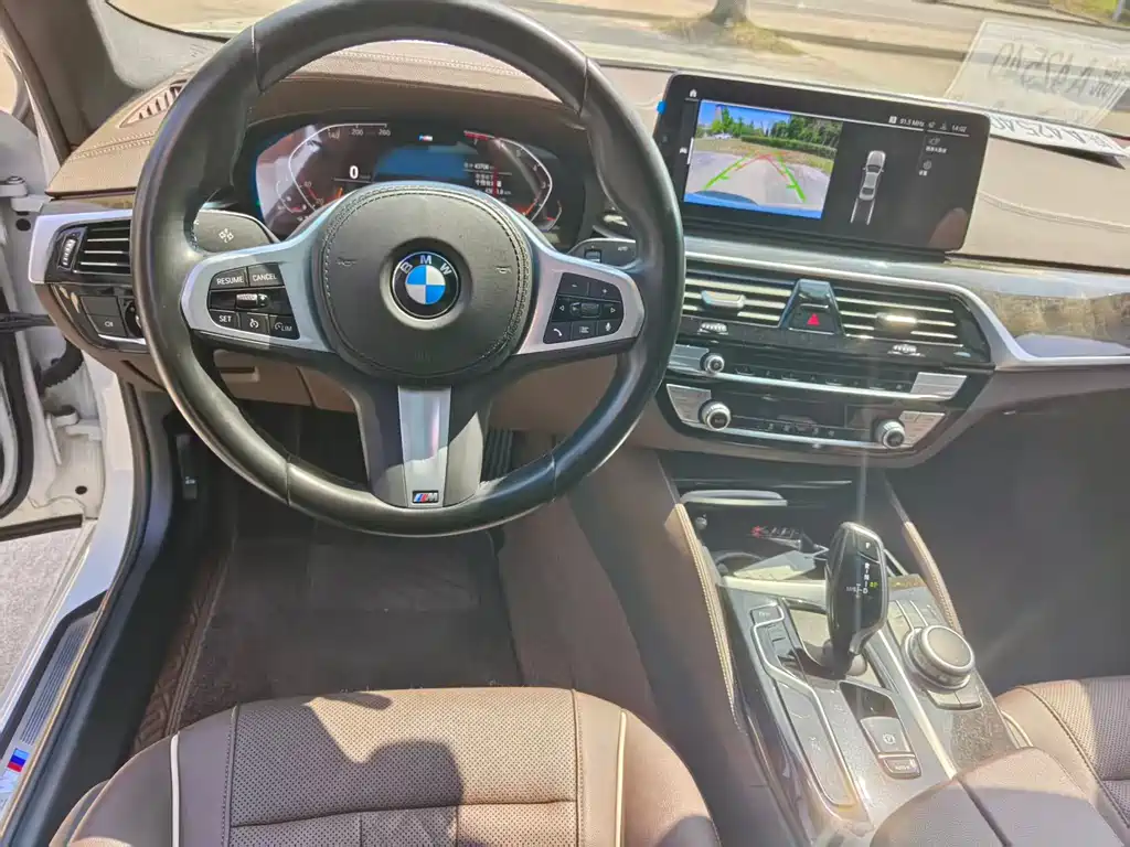 BMW 5 Series 2022 — фото 13