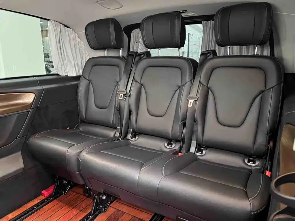 Mercedes-Benz V-Class 2021 — фото 11