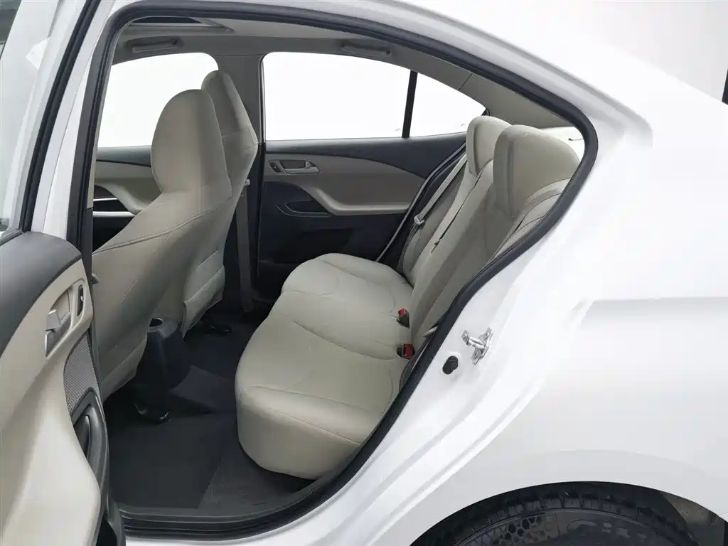 Chevrolet Sail 2015 — фото 15