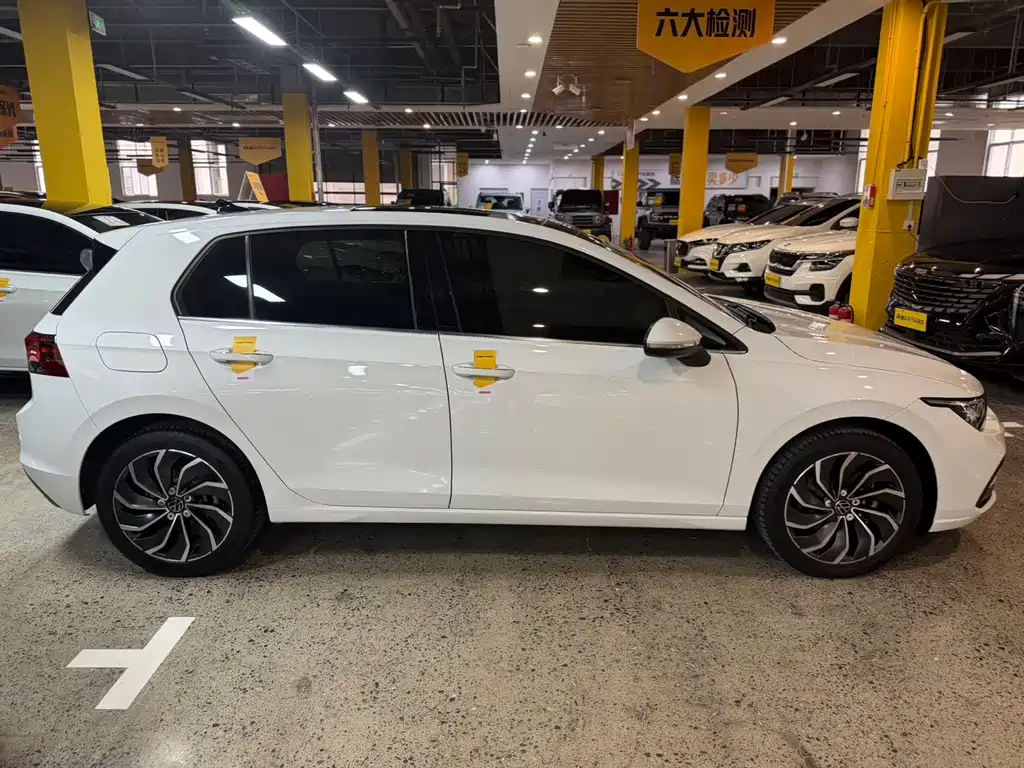 Volkswagen Golf 2023