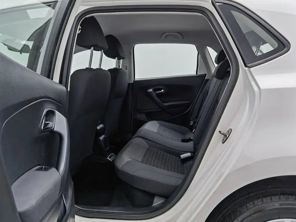 Volkswagen Polo 2015 — фото 15