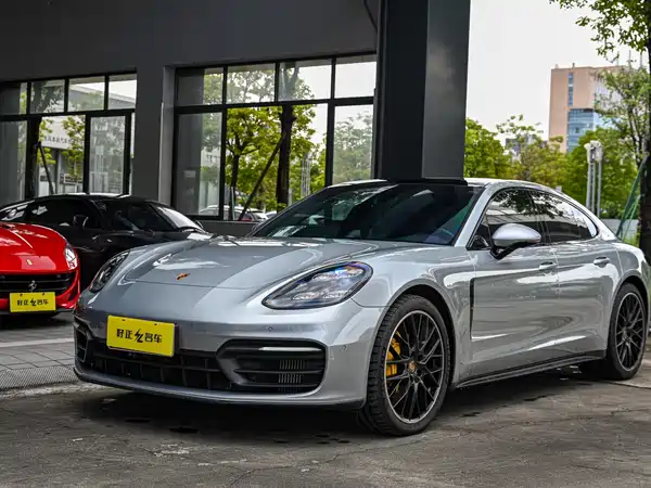 Porsche Panamera 2022