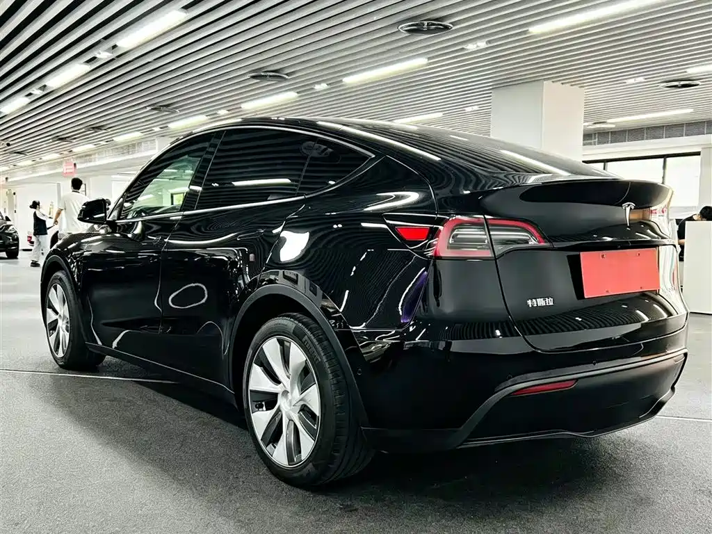 Tesla Model Y 2022 — фото 6