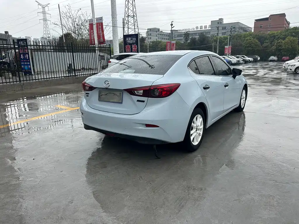 Mazda 3 Axela 2016 — фото 19