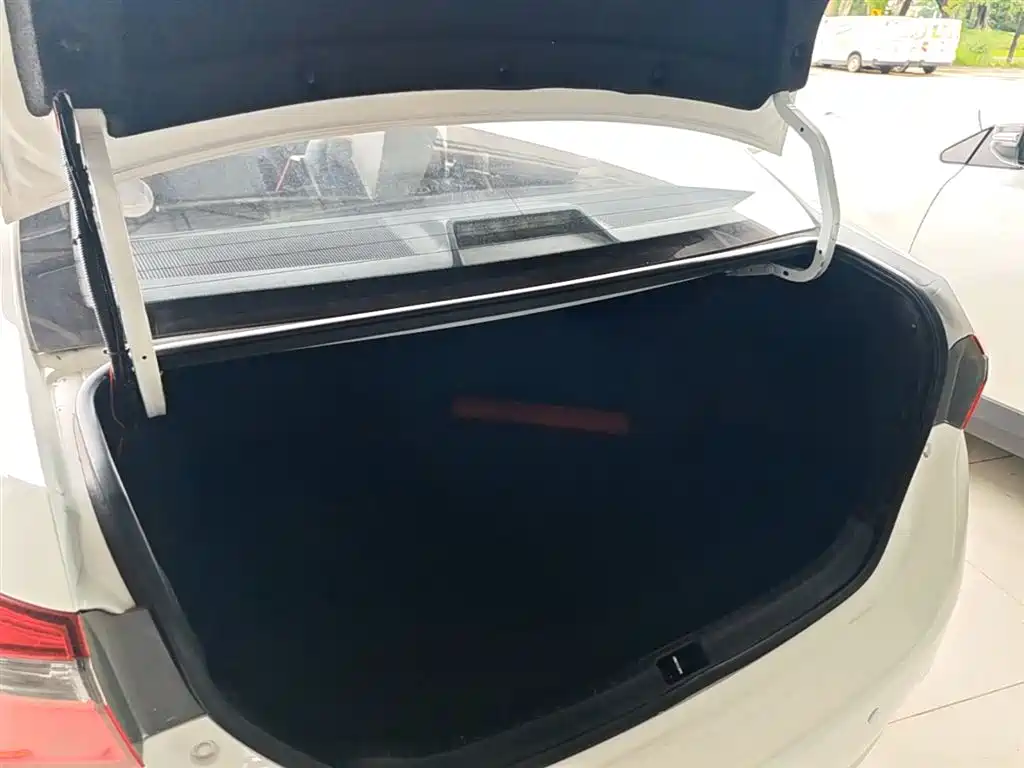 Toyota Corolla 2019 — фото 18