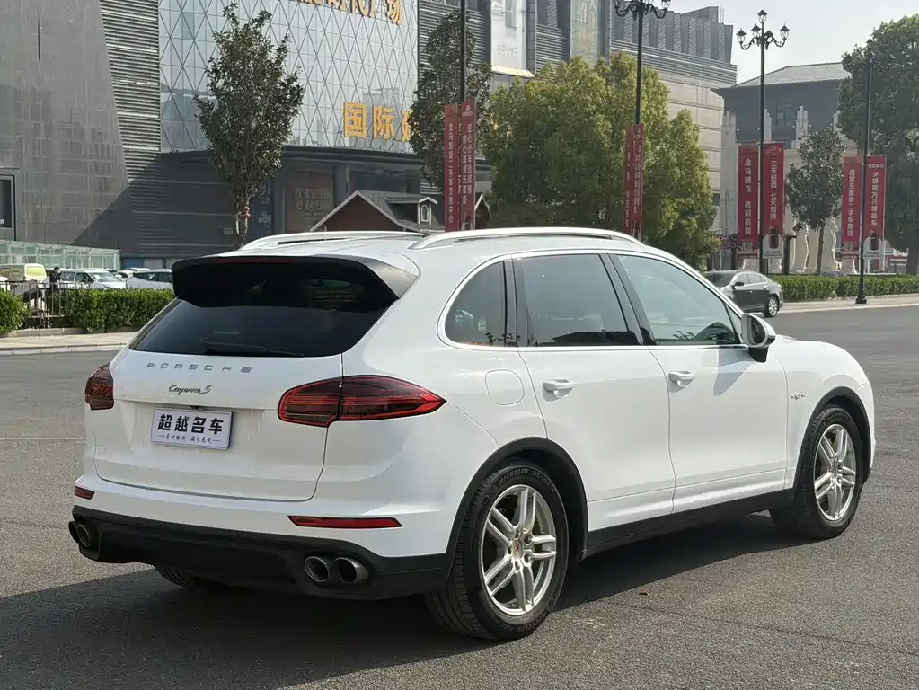 Porsche Cayenne Hybrid 2017 — фото 9