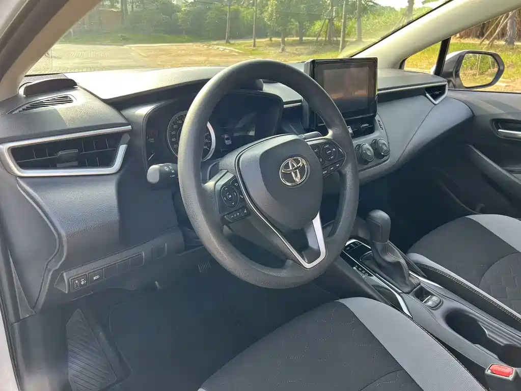 Toyota Corolla 2023 — фото 14