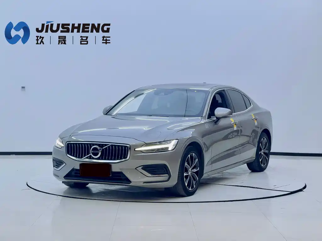 Volvo S60 2021 — фото 1