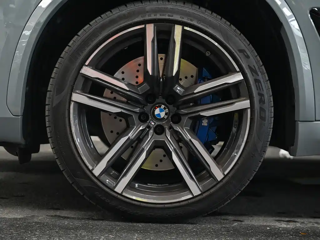 BMW X5 M 2024 — фото 10