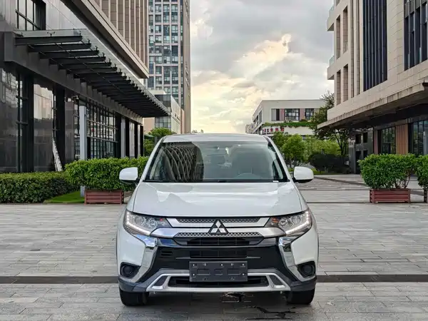 Mitsubishi Outlander 2021