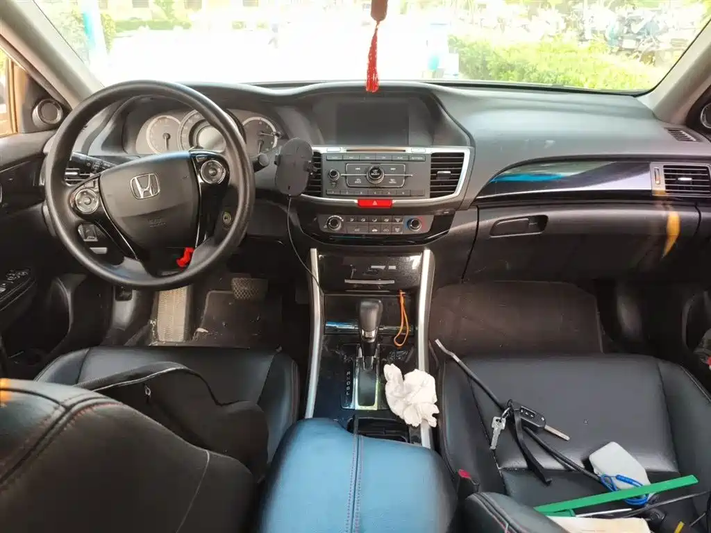 Honda Accord 2017 — фото 13