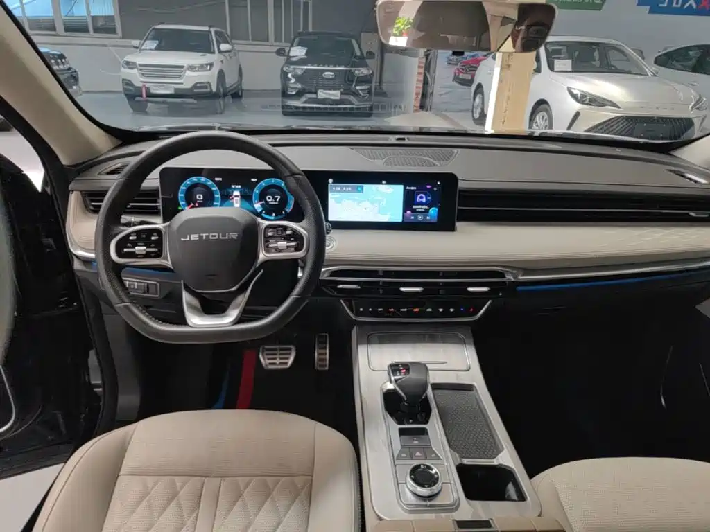 Jetour Jietu X70 PLUS 2024 — фото 10