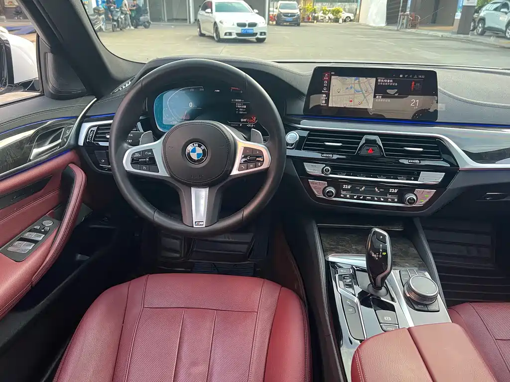 BMW 5 Series 2020 — фото 11