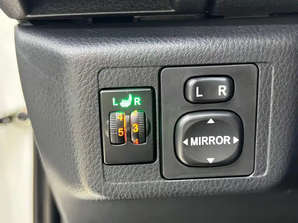 Toyota Yaris L 2022 — фото 14