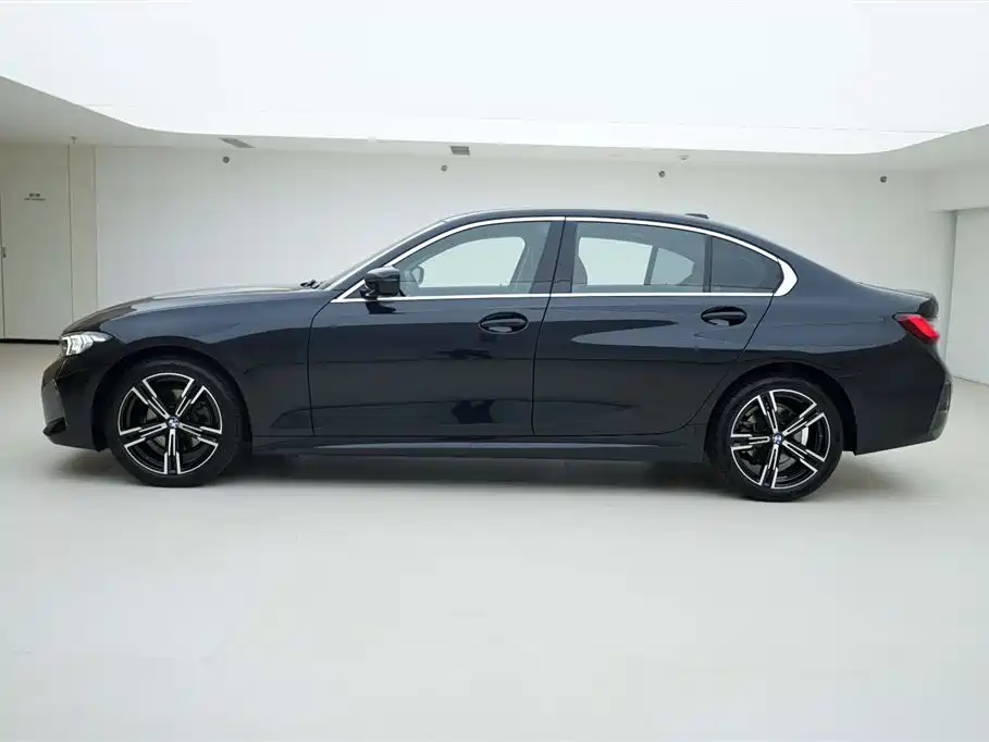 BMW 3 Series 2023