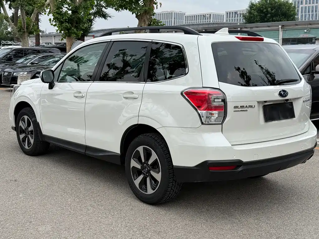 Subaru Forester 2017 — фото 13