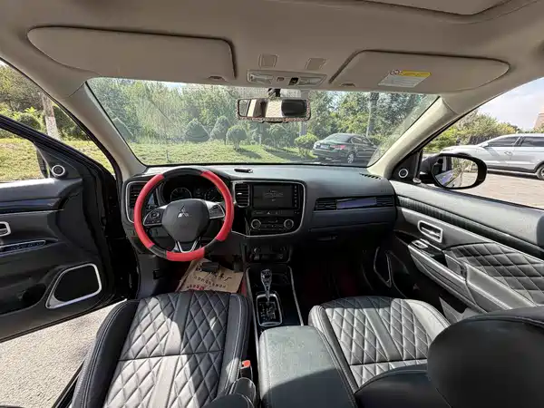 Mitsubishi Outlander 2021
