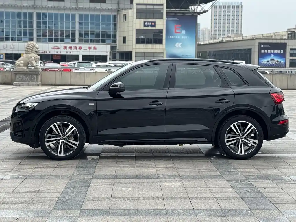 Audi Q5L 2022 — фото 8