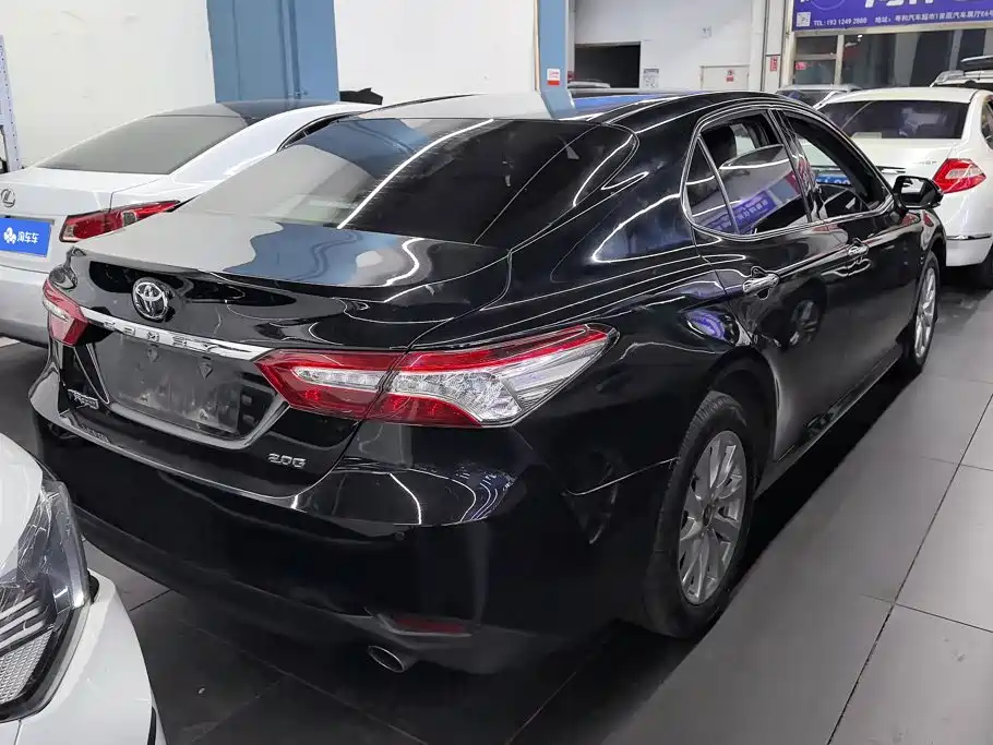 Toyota Camry 2021 — фото 3