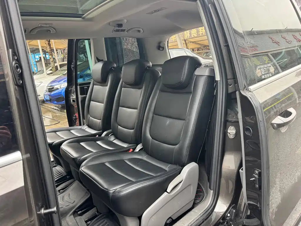 Volkswagen Sharan 2016 — фото 12