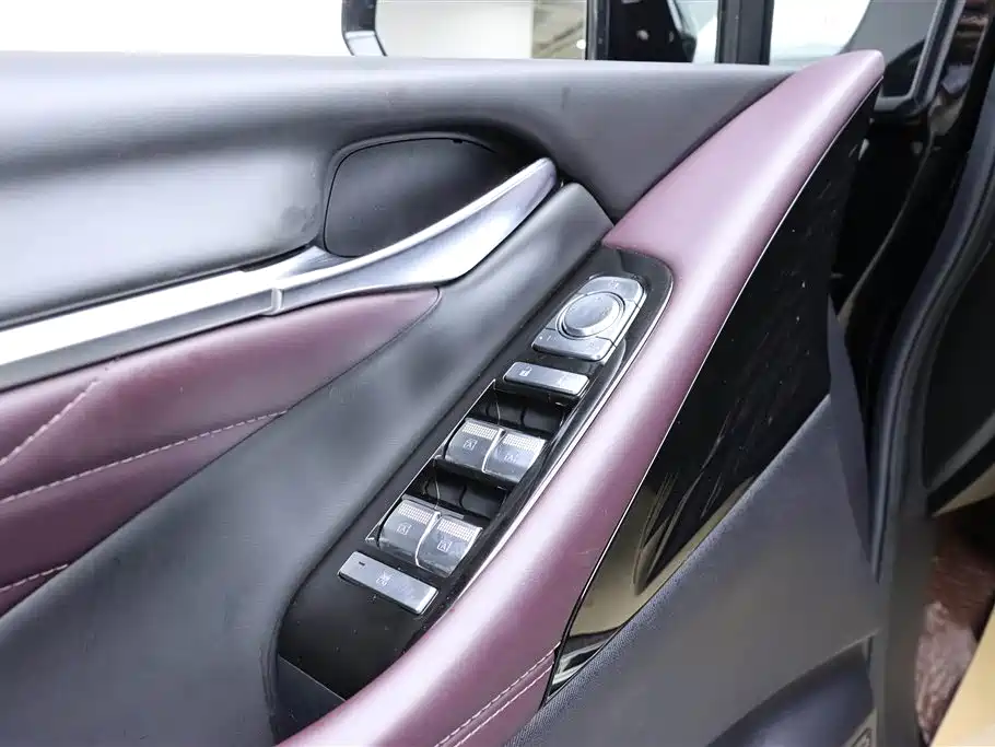 GAC Motor Trumpchi M8 2024 — фото 12