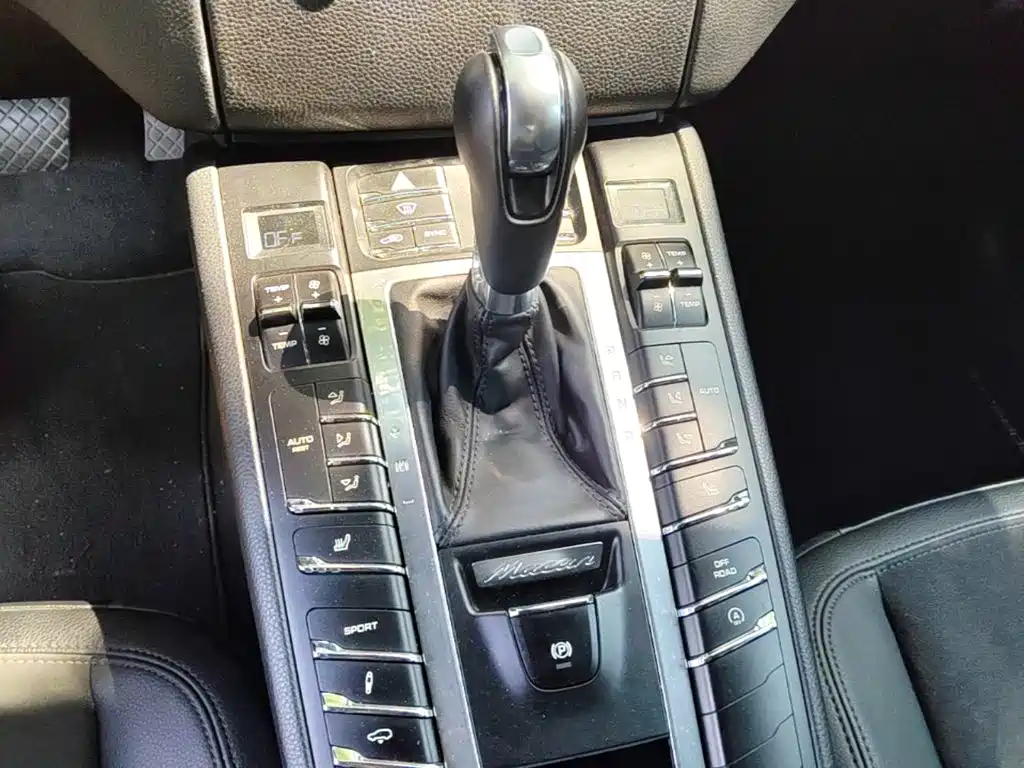 Porsche Macan 2015 — фото 14