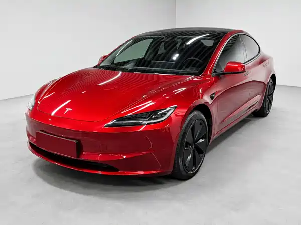 Tesla Model 3 2024