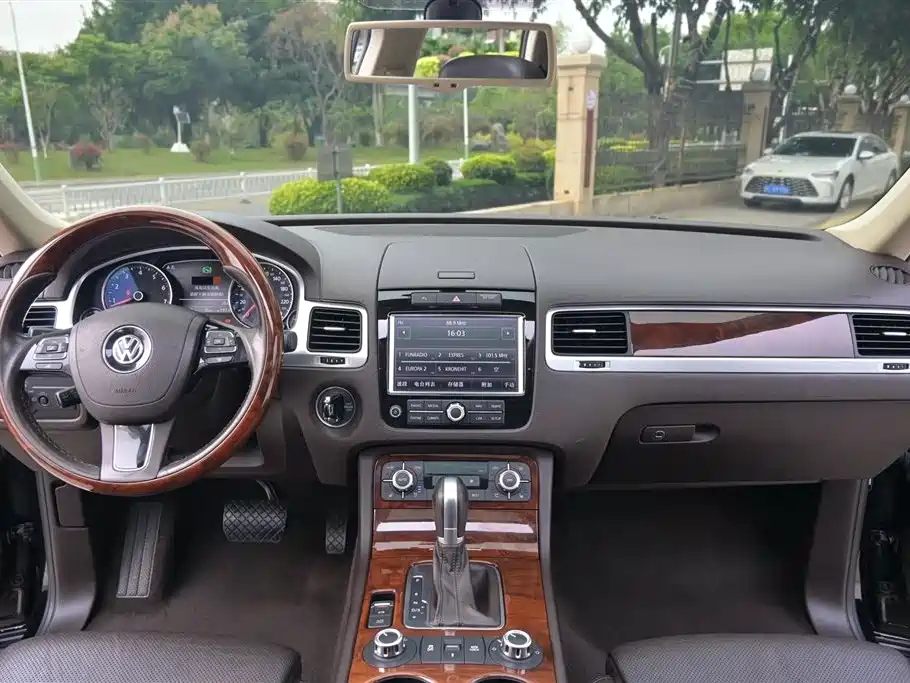 Volkswagen Touareg 2015