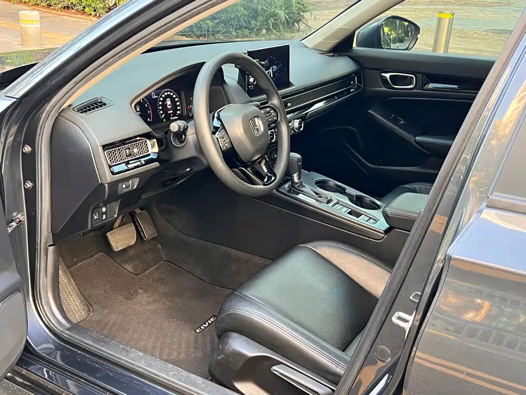 Honda Civic 2022 — фото 11