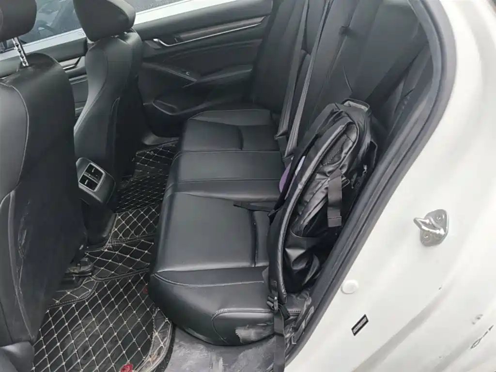 Honda Accord 2020 — фото 17