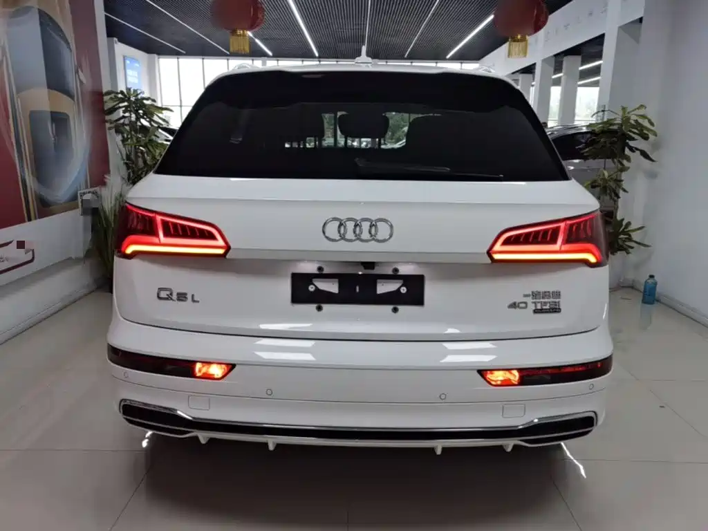 Audi Q5L 2021 — фото 6