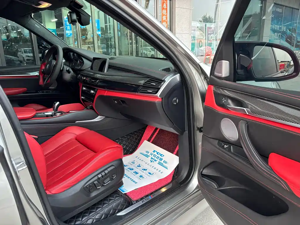 BMW X5 M 2016 — фото 11