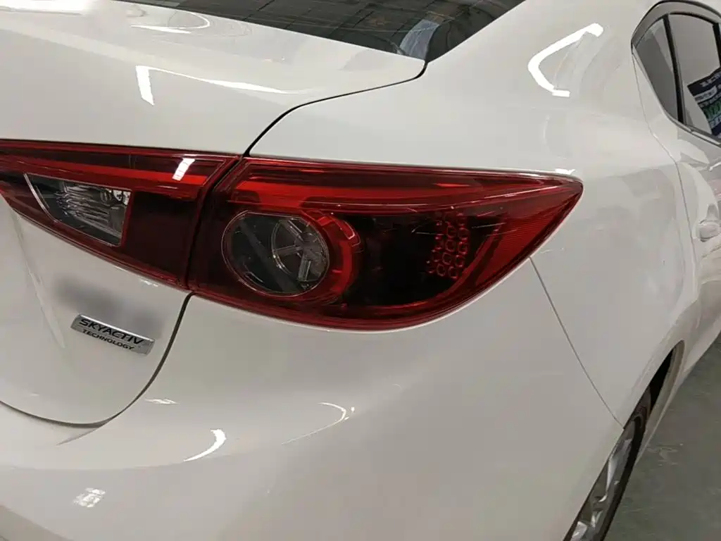 Mazda 3 Axela 2019 — фото 24