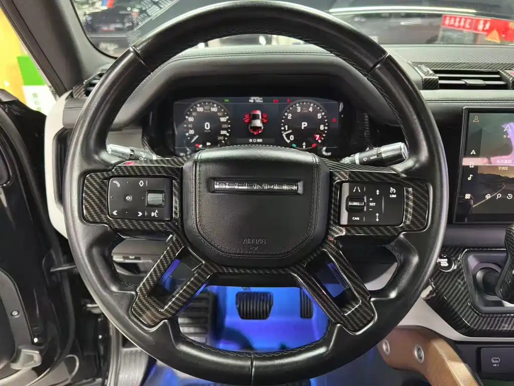 Land Rover Defender 2021 — фото 13