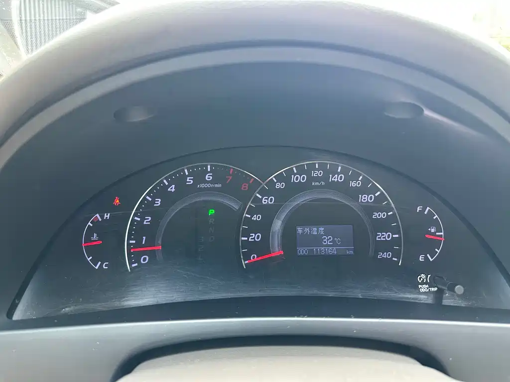 Toyota Camry 2013 — фото 10