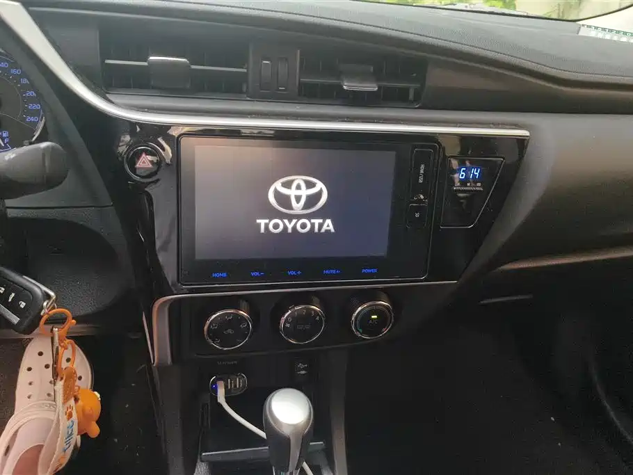 Toyota Corolla 2017 — фото 13
