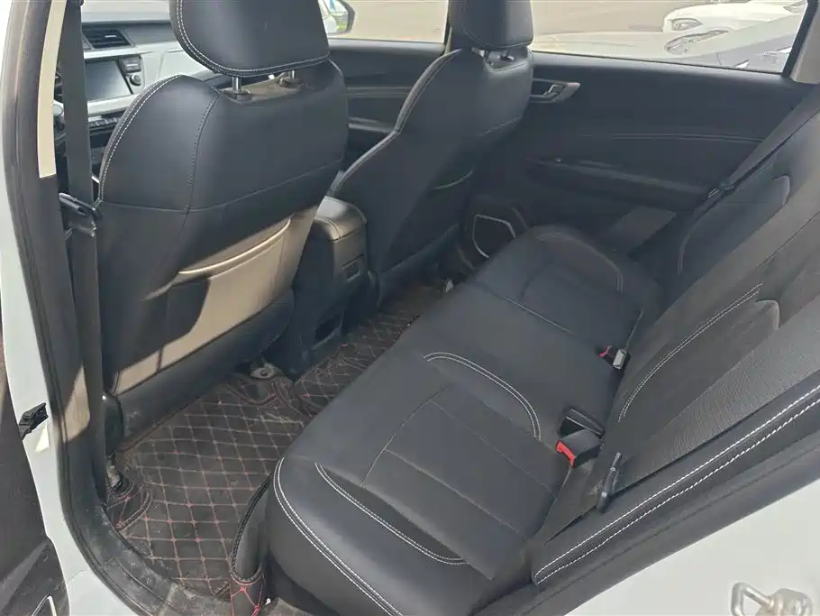 Geely Vision X3 2020 — фото 11