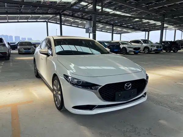 Mazda 3 Axela 2023