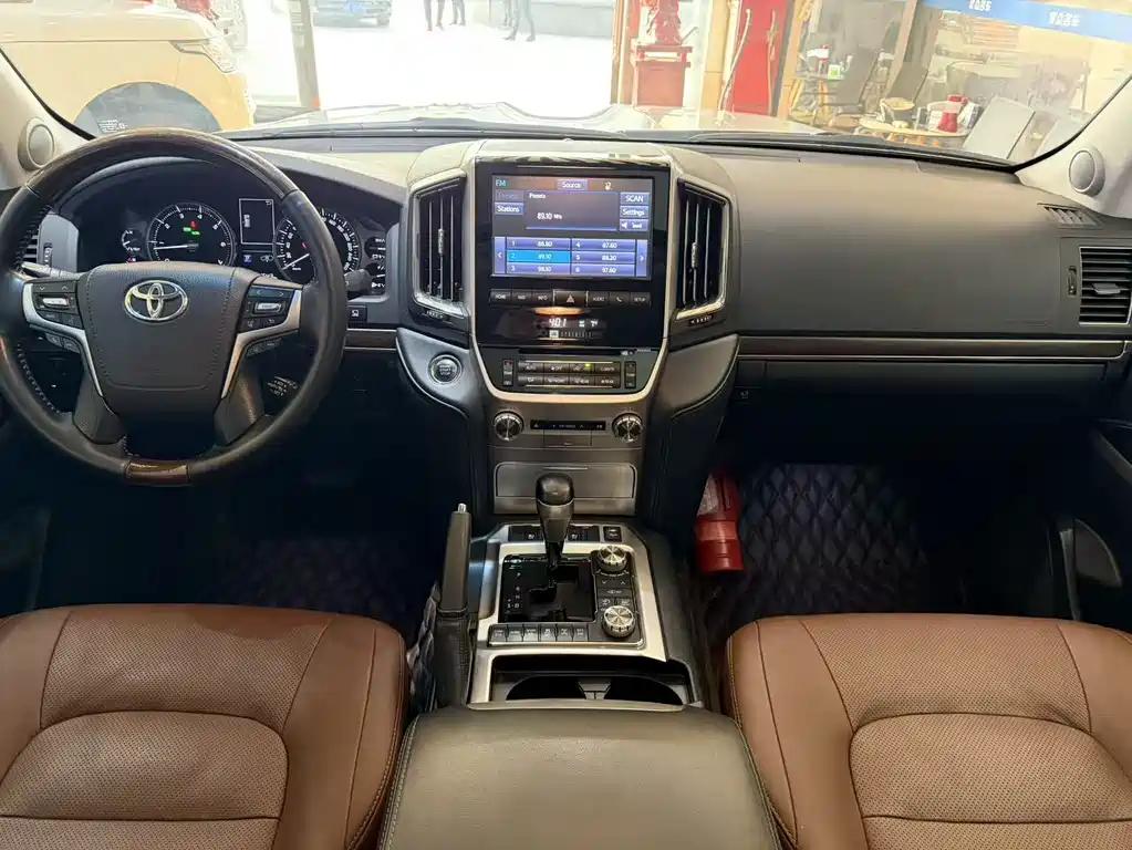 Toyota Land Cruiser 2019 — фото 5