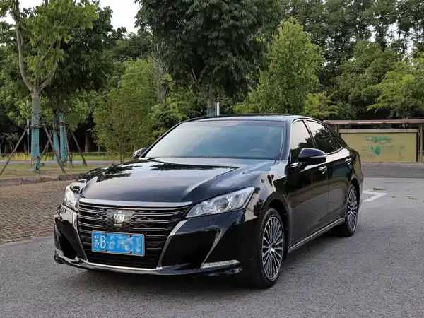 Toyota Crown 2018
