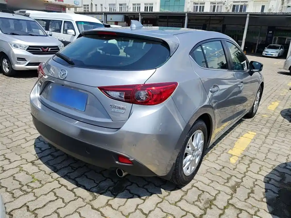 Mazda 3 Axela 2016 — фото 4