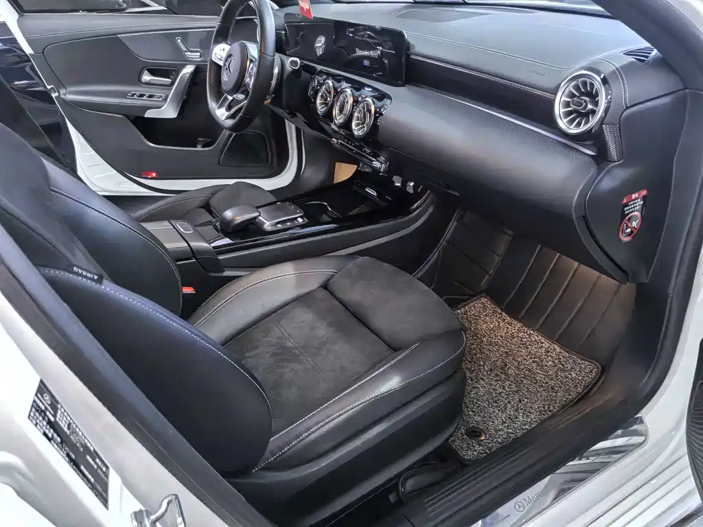 Mercedes-Benz A-Class 2023 — фото 10