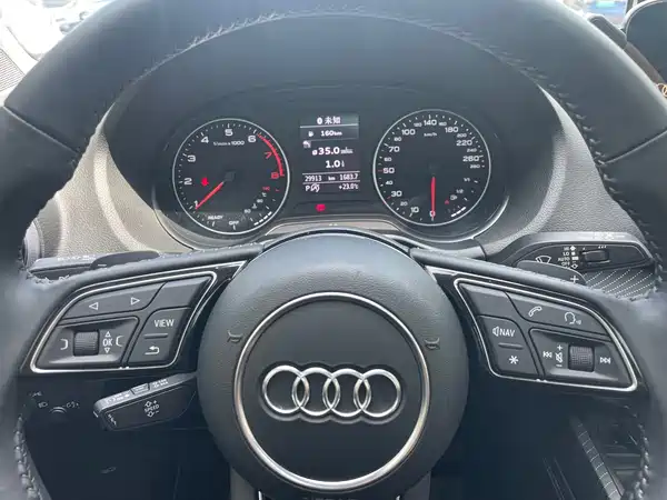 Audi Q2L 2021