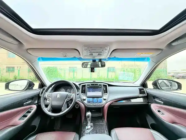 Toyota Crown 2019