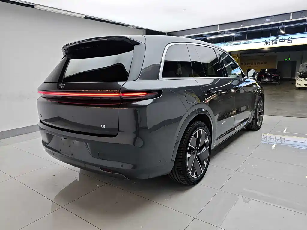 Li Auto Li L8 2025
