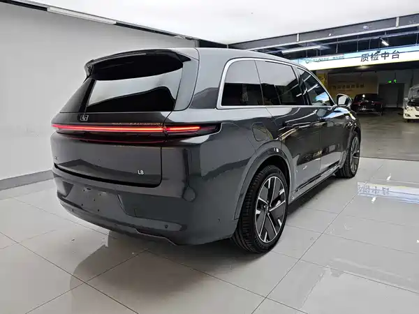 Li Auto L8 2025