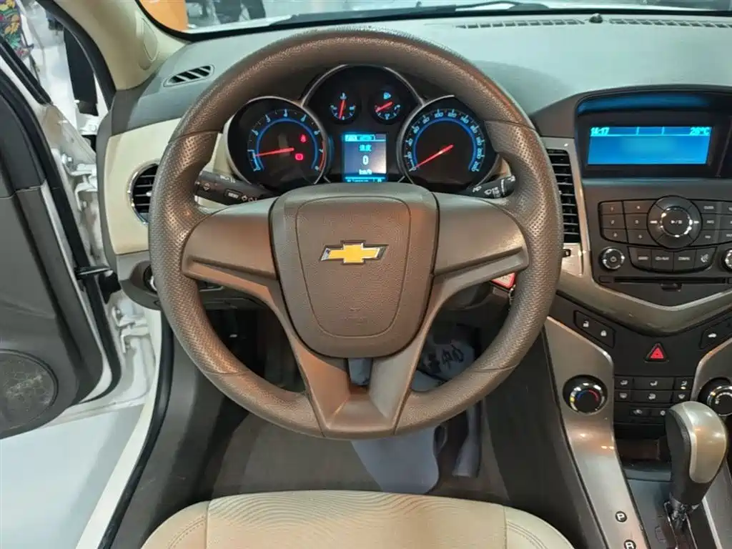 Chevrolet Cruze 2015 — фото 11