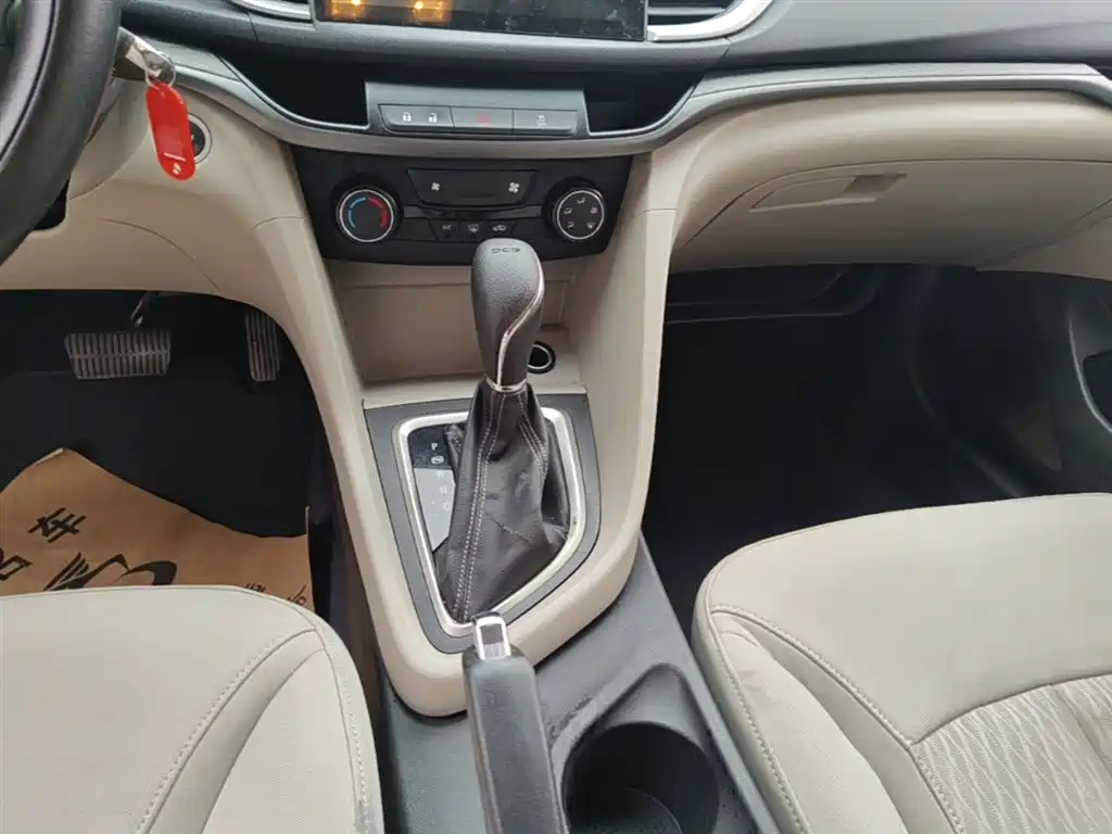 Buick Excelle 2018 — фото 14